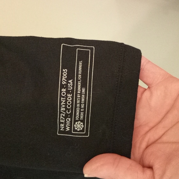 Nike running shirt medium size - Picture 6 of 10